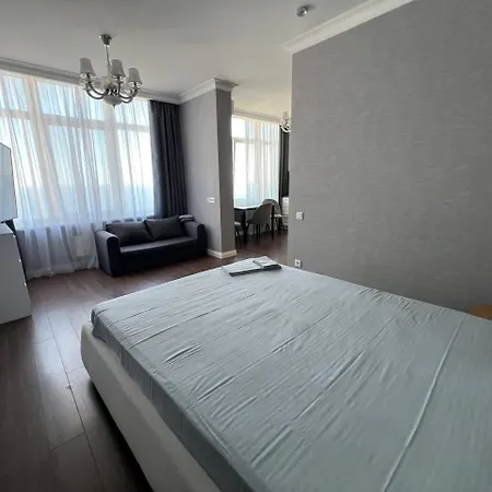 32 Pearl - Blackwhite Apartment Odesa