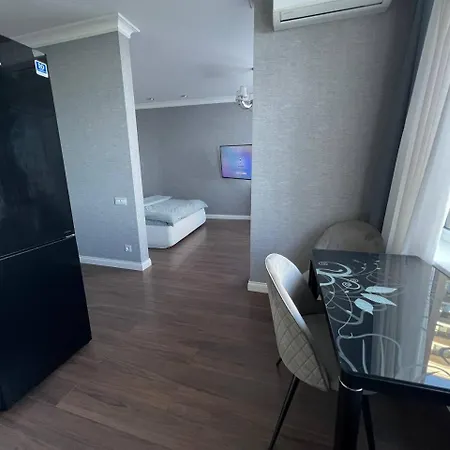 32 Pearl - Blackwhite * Odessa